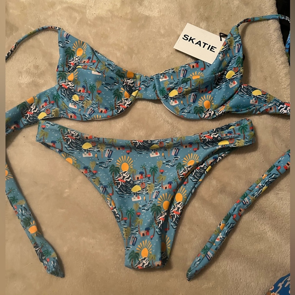 Skatie St. Tropez set